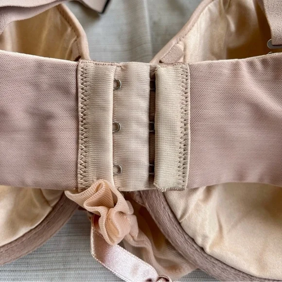 NWT Victoria’s Secret Discontinued Bio-Fit 7-Way Bra in Size DD - Picture 12 of 12